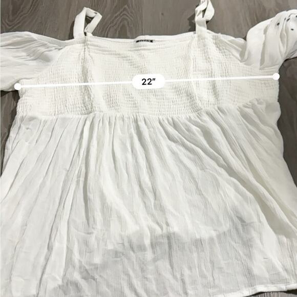 Torrid Gauze Embroidered Smocked Cold Shoulder White & Blue Top Size 4X - Picture 9 of 10